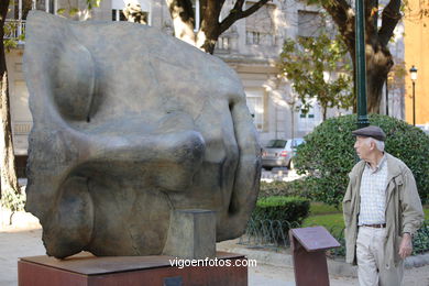 ESCULTURAS DE IGOR MITORAJ. ESCULTURAS Y ESCULTORES. VIGO