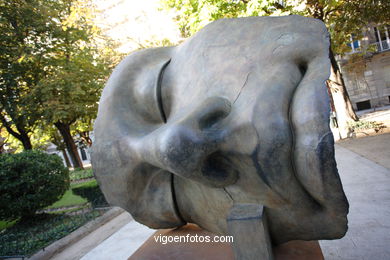 SCULPTURES DE IGOR MITORAJ. SCULPTURES AND SCULPTORS. VIGO