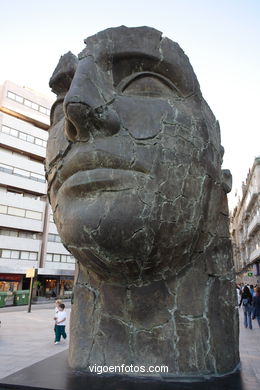 ESCULTURAS DE IGOR MITORAJ. ESCULTURAS Y ESCULTORES. VIGO