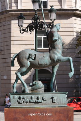 ESCULTURAS DE IGOR MITORAJ. ESCULTURAS E ESCULTORES. VIGO