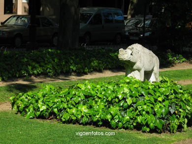 SCULPTURES OF JOSE MEDINA. SCULPTURES AND SCULPTORS. VIGO