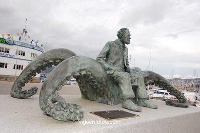 ESCULTURA A JULIO VERNE. ESCULTURAS E ESCULTORES. VIGO