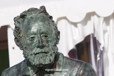 ESCULTURA A JULIO VERNE. ESCULTURAS E ESCULTORES. VIGO