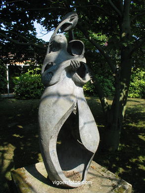 SCULPTURES DE BUCIÑOS . SCULPTURES AND SCULPTORS. VIGO