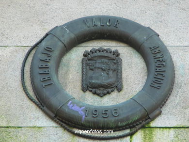 MONUMENT TO FISHERMAN. SCULPTURES AND SCULPTORS. VIGO