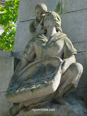 MONUMENT TO FISHERMAN. SCULPTURES AND SCULPTORS. VIGO
