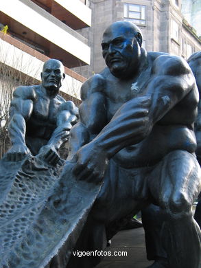 MONUMENT TO WORK. SCULPTURES AND SCULPTORS. VIGO