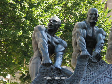 MONUMENT TO WORK. SCULPTURES AND SCULPTORS. VIGO