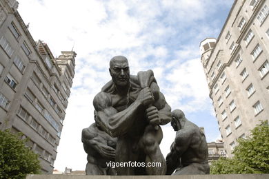 MONUMENTO Ao TRABALHO. ESCULTURAS E ESCULTORES. VIGO