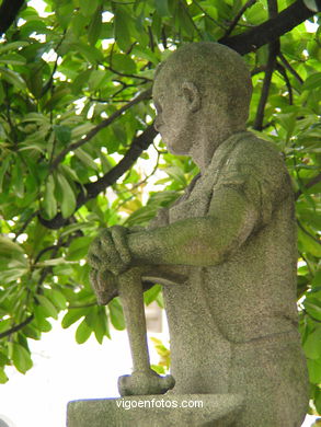 ESCULTURAS ALAMEDA-AREAL DE CAMILO NOGUEIRA. ESCULTURAS Y ESCULTORES. VIGO