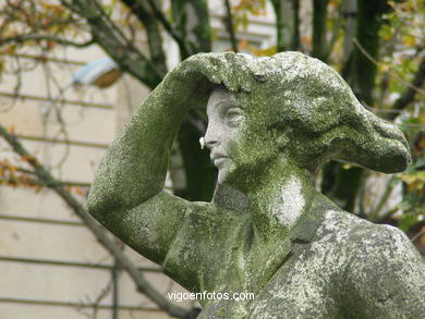 ESCULTURAS ALAMEDA-AREAL DE CAMILO NOGUEIRA. ESCULTURAS Y ESCULTORES. VIGO
