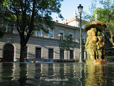 ESCULTURAS ALAMEDA-AREAL DE CAMILO NOGUEIRA. ESCULTURAS Y ESCULTORES. VIGO