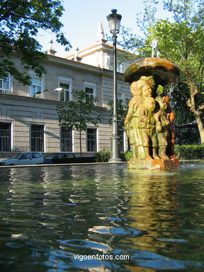 SCULPTURES ALAMEDA-AREAL DE CAMILO NOGUEIRA. SCULPTURES AND SCULPTORS. VIGO