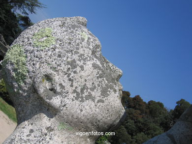 SCULPTURES EN EL CASTRO DE CAMILO NOGUEIRA. SCULPTURES AND SCULPTORS. VIGO