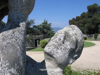 SCULPTURES EN EL CASTRO DE CAMILO NOGUEIRA. SCULPTURES AND SCULPTORS. VIGO