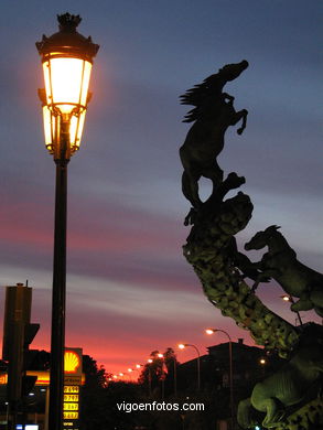 MONUMENT TO THE HORSES. SCULPTURES AND SCULPTORS. VIGO