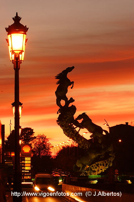 FOTOS DE MONUMENTO A LOS CABALLOS SALVAJES DEL ESCULTOR JUAN OLIVEIRA