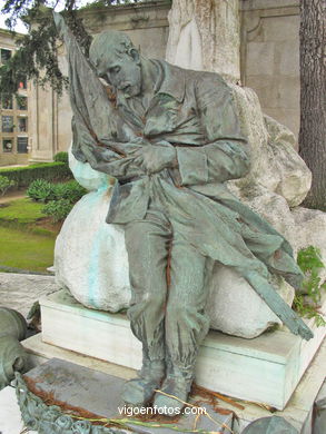 MONUMENTO-PANTEÓN DE LA CRUZ ROJA. ESCULTURAS Y ESCULTORES. VIGO