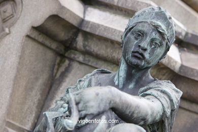 MONUMENT TO ELDUAYEN. SCULPTURES AND SCULPTORS. VIGO