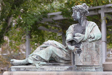 MONUMENT TO ELDUAYEN. SCULPTURES AND SCULPTORS. VIGO