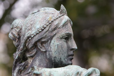 MONUMENT TO ELDUAYEN. SCULPTURES AND SCULPTORS. VIGO