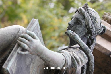 MONUMENT TO ELDUAYEN. SCULPTURES AND SCULPTORS. VIGO