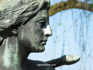 MONUMENT TO ELDUAYEN. SCULPTURES AND SCULPTORS. VIGO