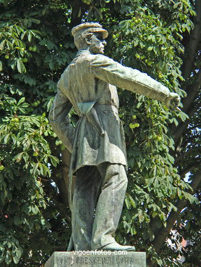 MONUMENT TO MÉNDEZ NÚÑEZ. SCULPTURES AND SCULPTORS. VIGO