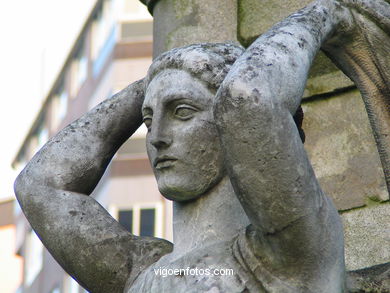 MONUMENT TO RECONQUIST. SCULPTURES AND SCULPTORS. VIGO