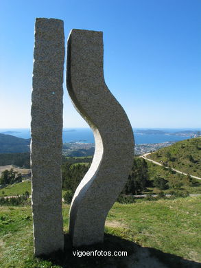 ESCULTURA ABSTRACTA CONTEMPORÂNEA. MONTE ALVA (1999). ESCULTURAS E ESCULTORES. VIGO