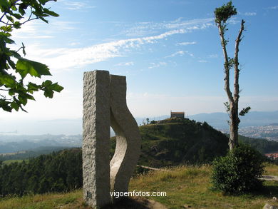 ESCULTURA ABSTRACTA CONTEMPORÂNEA. MONTE ALVA (1999). ESCULTURAS E ESCULTORES. VIGO