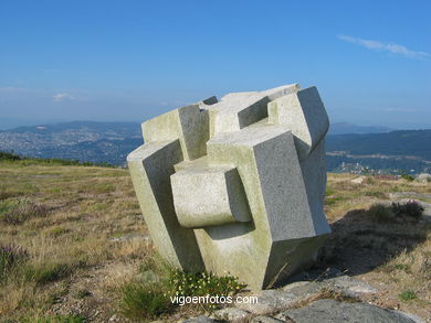 ESCULTURA ABSTRACTA CONTEMPORÁNEA. MONTE ALBA (1999). ESCULTURAS Y ESCULTORES. VIGO