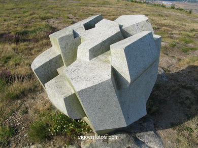 ESCULTURA ABSTRACTA CONTEMPORÁNEA. MONTE ALBA (1999). ESCULTURAS Y ESCULTORES. VIGO