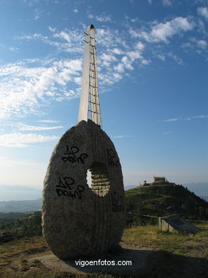 PUBLIC CONTEMPORARY ABSTRACT SCULPTURE SIMPOSIUM (1999). SCULPTURES AND SCULPTORS. VIGO