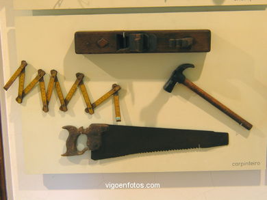 UTENSILIOS DE LOS OFICIOS  - MUSEO LISTE