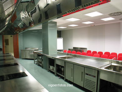 AULA DE COCINA DEL CENTRO SOCIAL NOVACAIXAGALICIA  (CAIXANOVA)