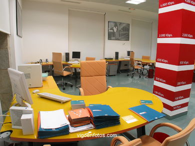 SALA DE NUEVAS TECNOLOGIAS Y DEMOSTRACIÓN DEL CENTRO SOCIAL NOVACAIXAGALICIA  (CAIXANOVA)