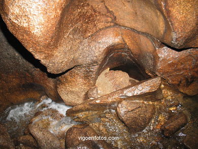 GRUTAS DO FOLÓN - CORUXO (Vigo)