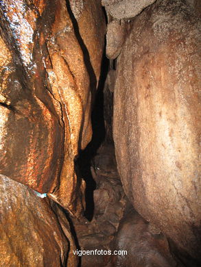 GRUTAS DO FOLÓN - CORUXO (Vigo)