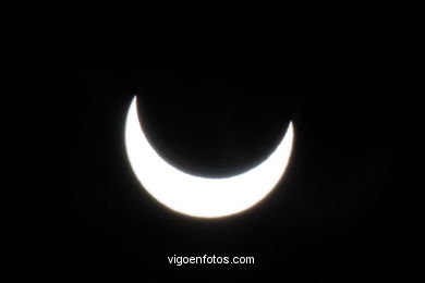 ECLIPSE- ANNULAR SOLAR ECLIPSE - 3 OCTOBER 2005 - SPAIN