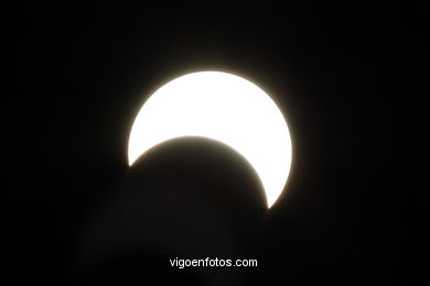 ECLIPSE- ANNULAR SOLAR ECLIPSE - 3 OCTOBER 2005 - SPAIN