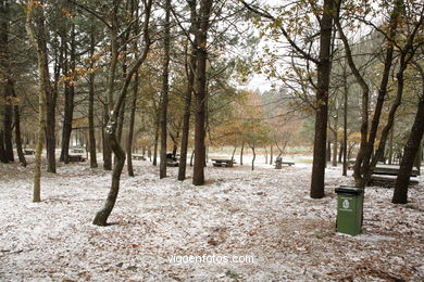 SNOW IN VIGO. CUVI AND MOUNTAINS.