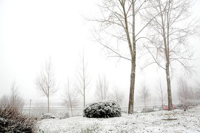 SNOW IN VIGO. CUVI AND MOUNTAINS.