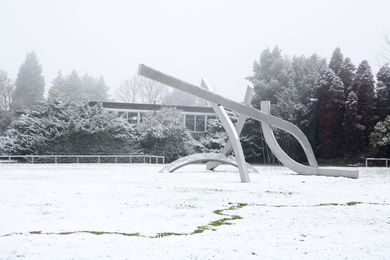 SNOW IN VIGO. CUVI AND MOUNTAINS.