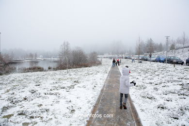 NEVE EM VIGO. PAISAGENS NEVADOS. CUVI E MONTANHA.