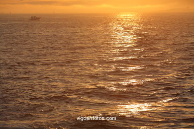 SUNSET & SUNRISE. VIGO BAY. SEA AND LANDSCAPES. SHIP