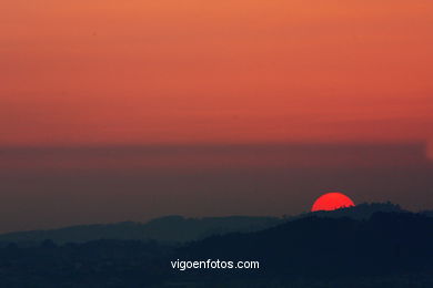 SUNSET & SUNRISE. VIGO BAY. SEA AND LANDSCAPES. A GUIA