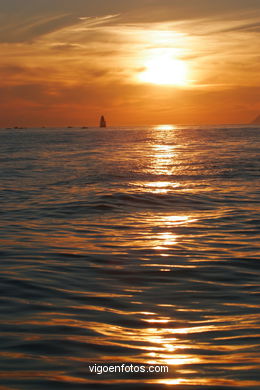 SUNSET & SUNRISE. VIGO BAY. SEA AND LANDSCAPES. SPAIN