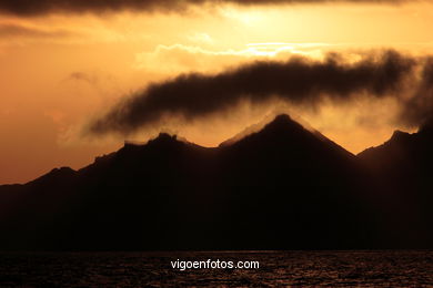 SUNSET & SUNRISE. VIGO BAY. SEA AND LANDSCAPES. CIES