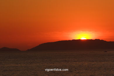 SUNSET & SUNRISE. VIGO BAY. SEA AND LANDSCAPES. CIES